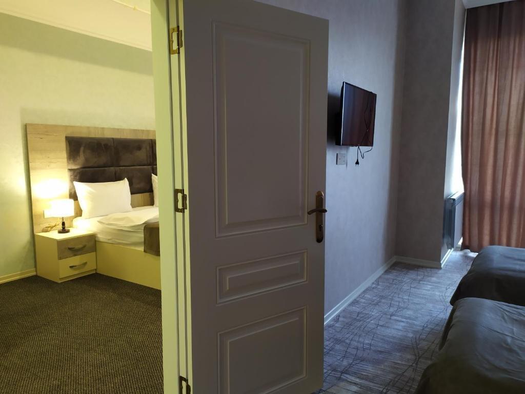 The Clocktower Hotel Baku Exterior foto